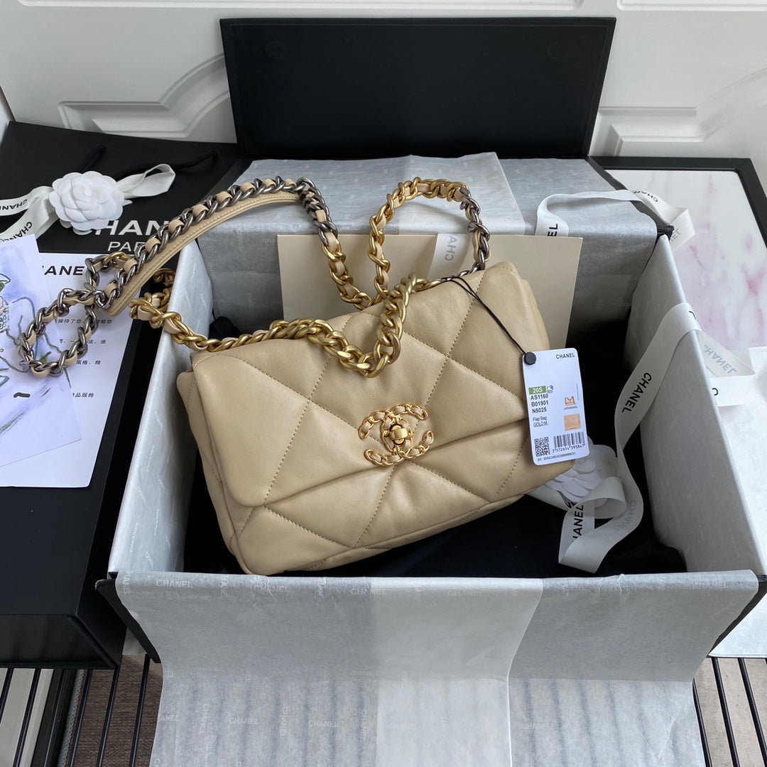 19 Flap Bag 26 cm