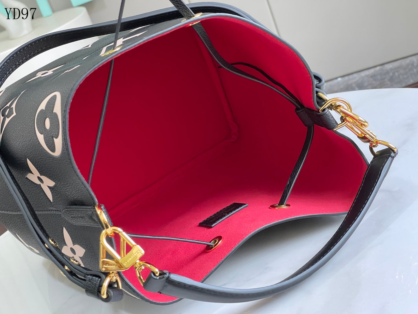 NeoNoé Bucket Bag