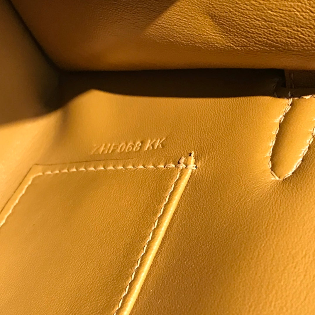 Kelly Pochette 22