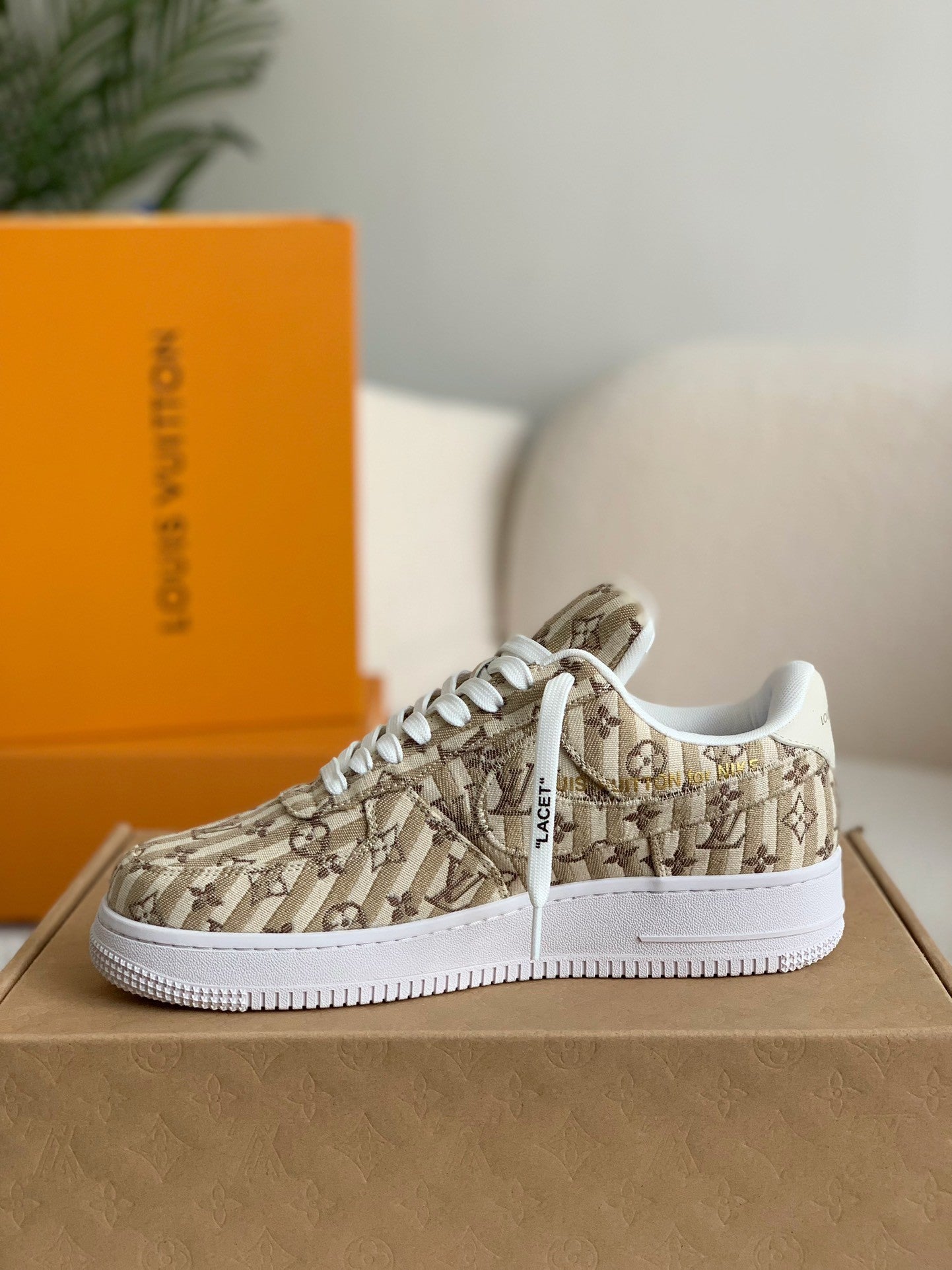 Trainer x Air Sneaker