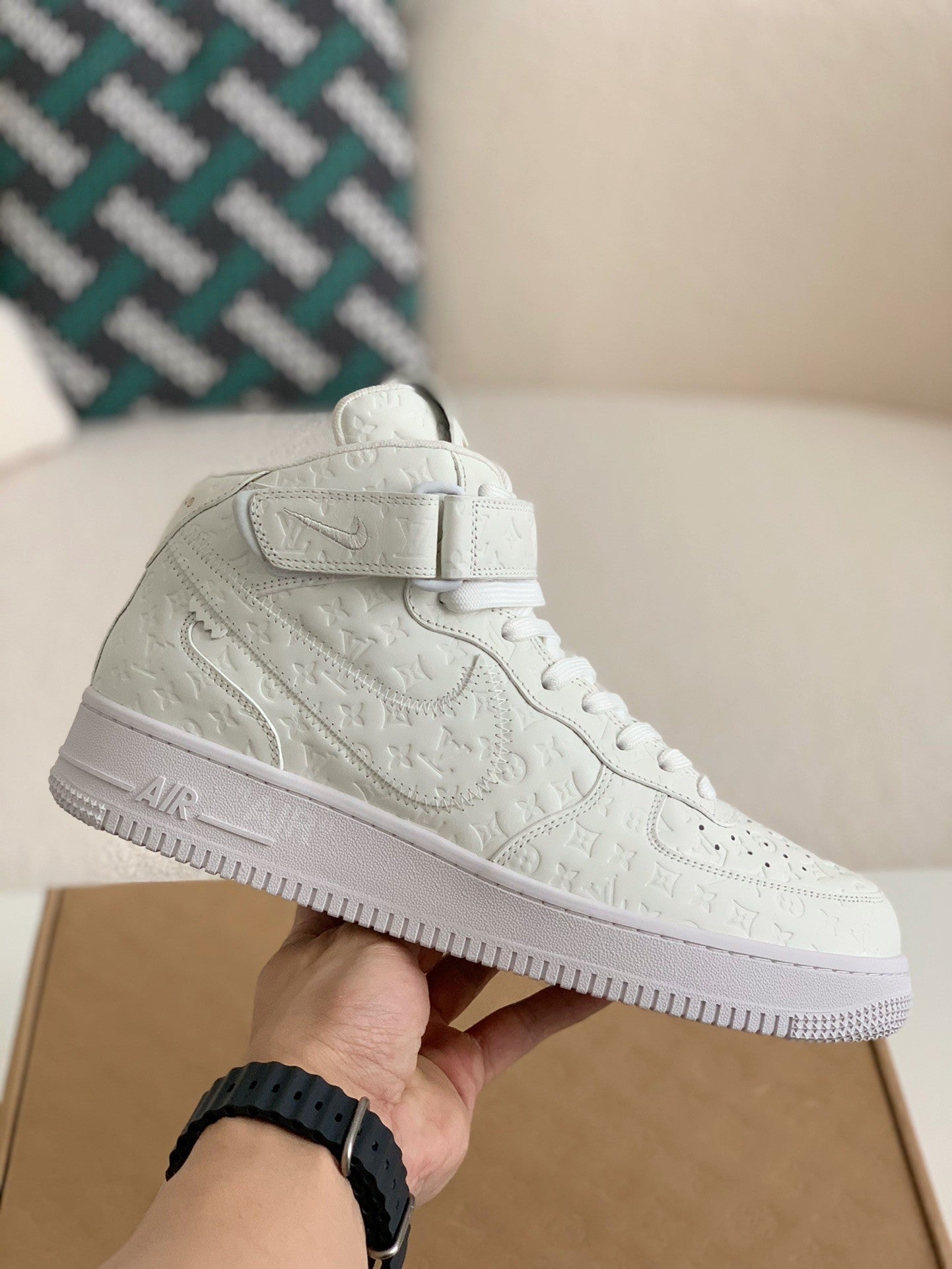 Trainer x Air High Sneaker