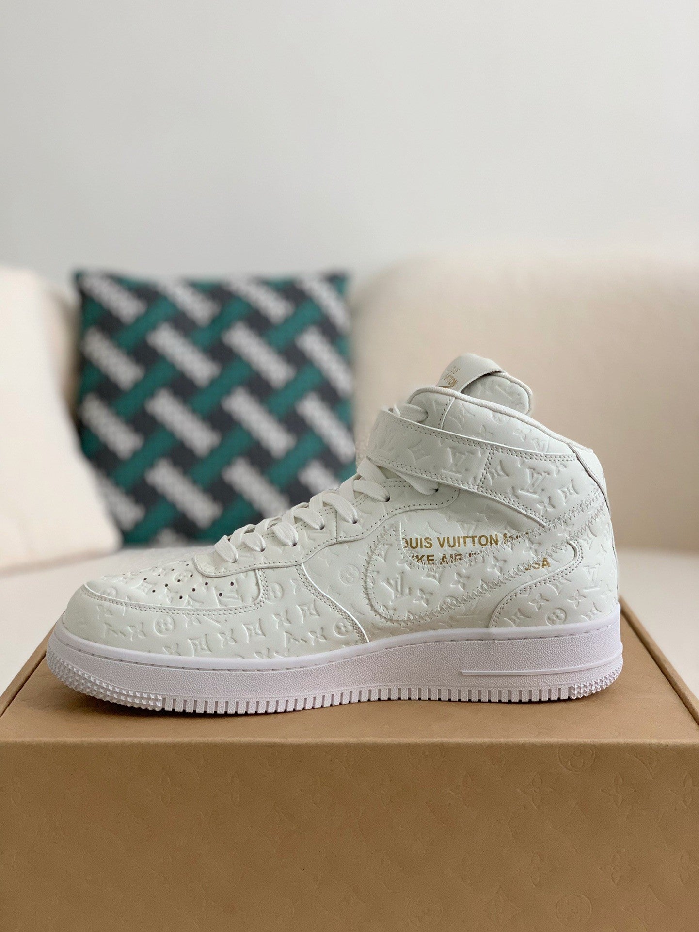 Trainer x Air High Sneaker