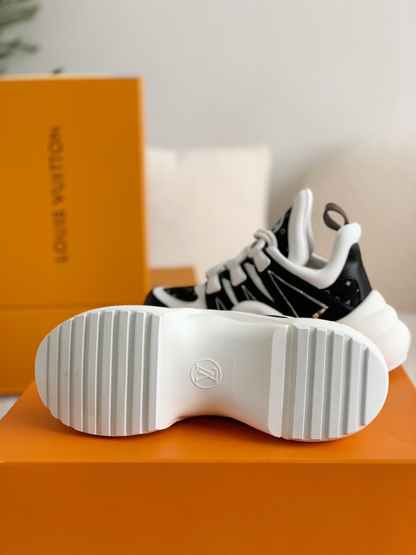 Archlight Sneaker