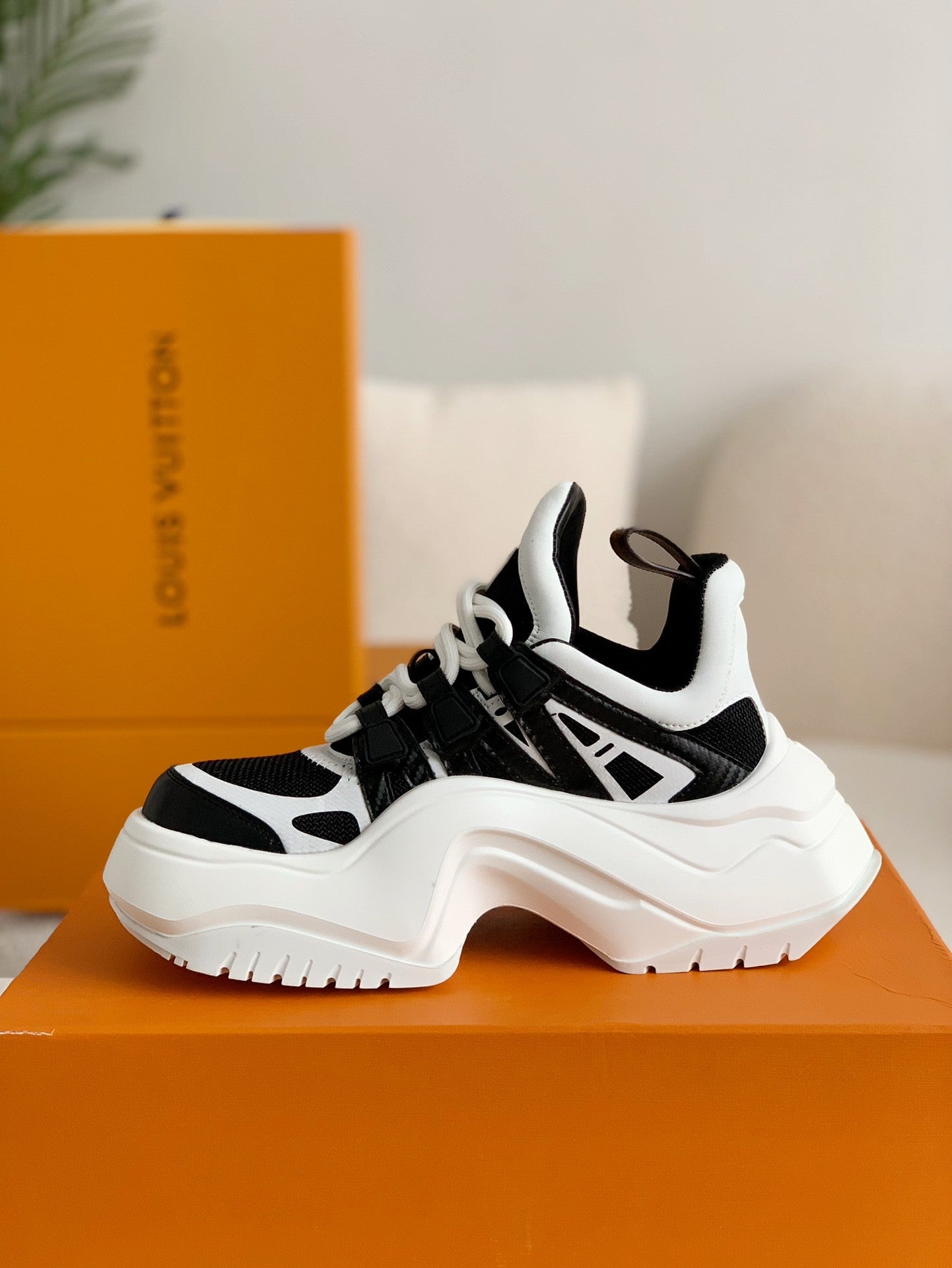 Archlight Sneaker