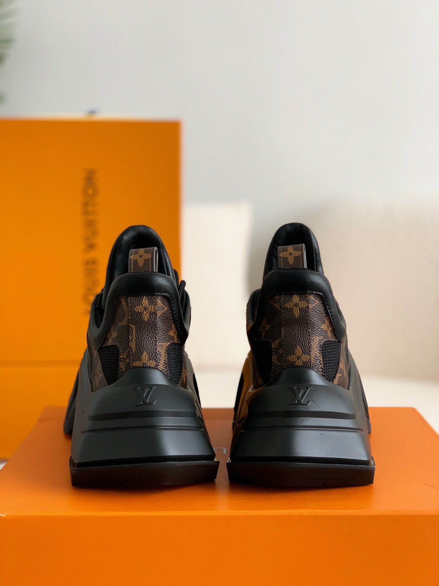 Archlight Sneaker