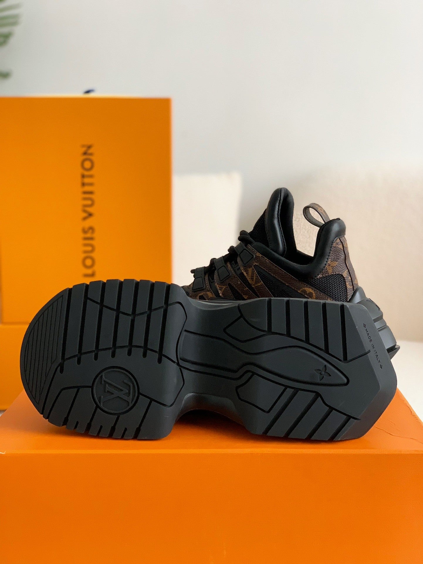 Archlight Sneaker