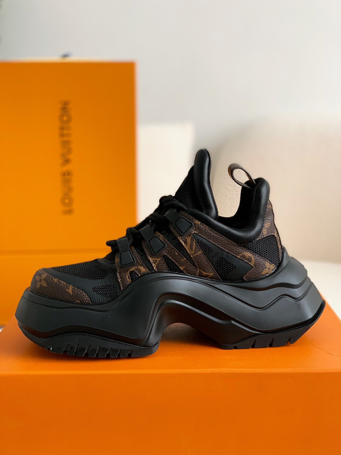 Archlight Sneaker