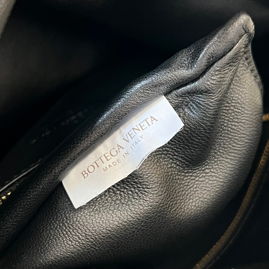 Small Hop Woven Leather Bag