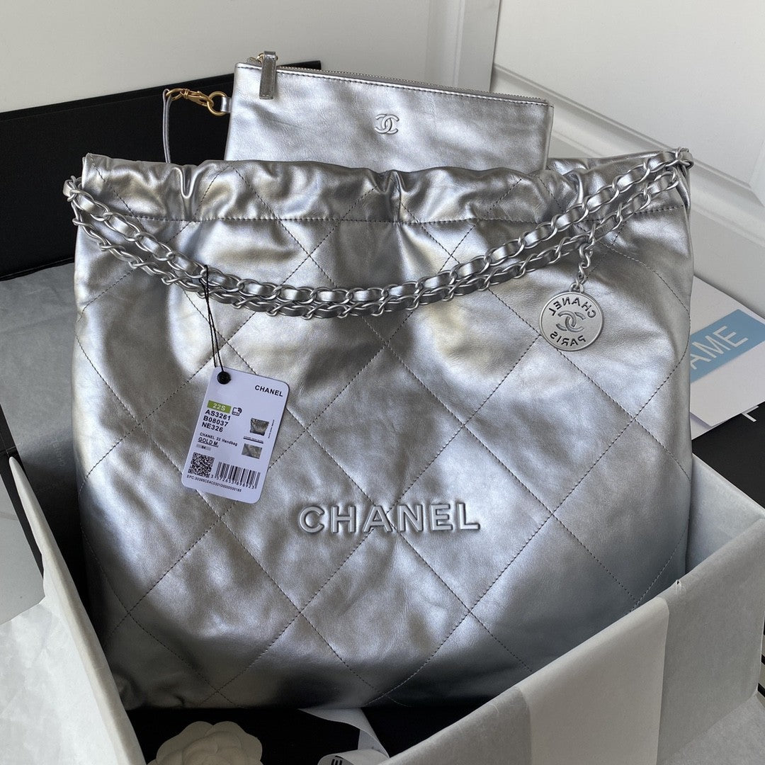 22 Large Handbags