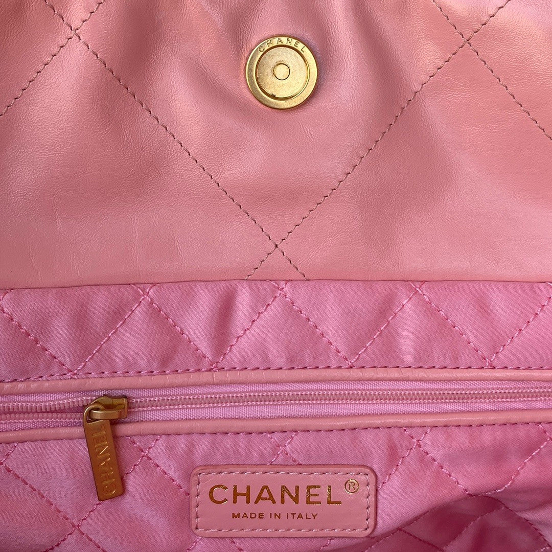 22 Large Handbags