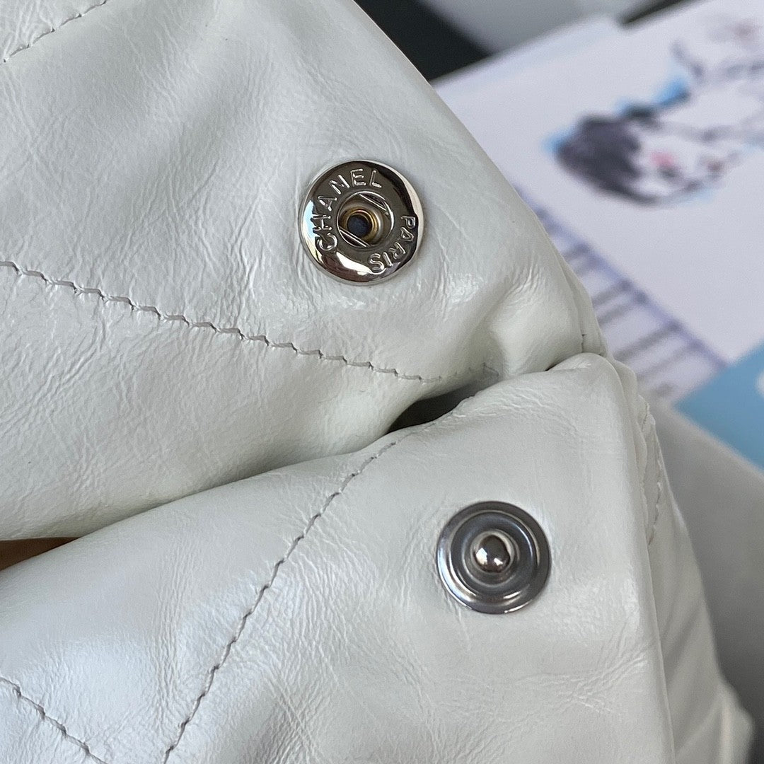 22 Large Handbags