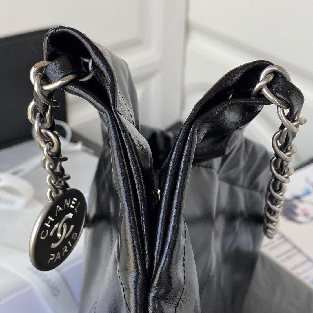 22 Large Handbags