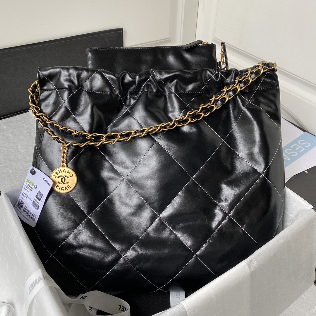 22 Large Handbags