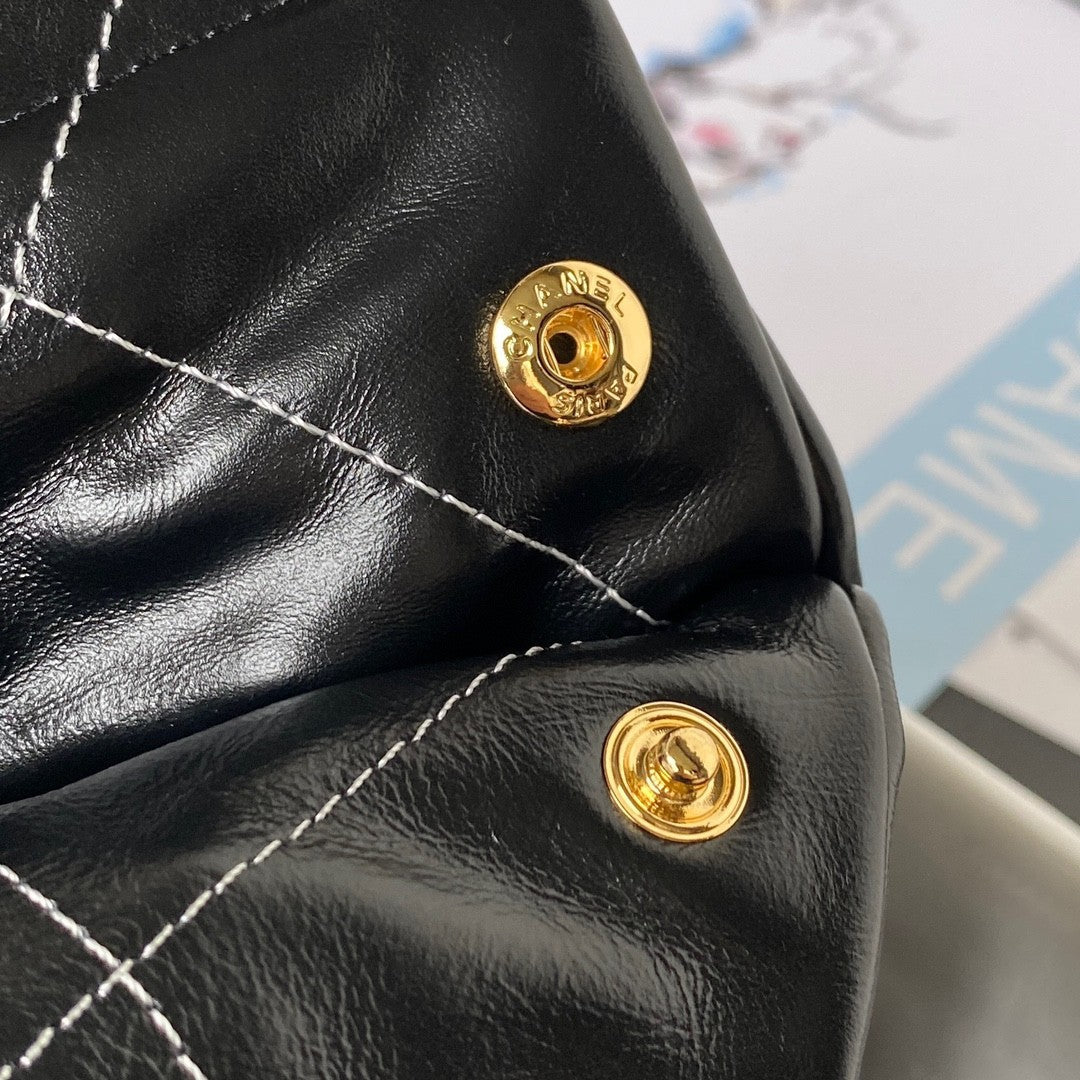 22 Large Handbags