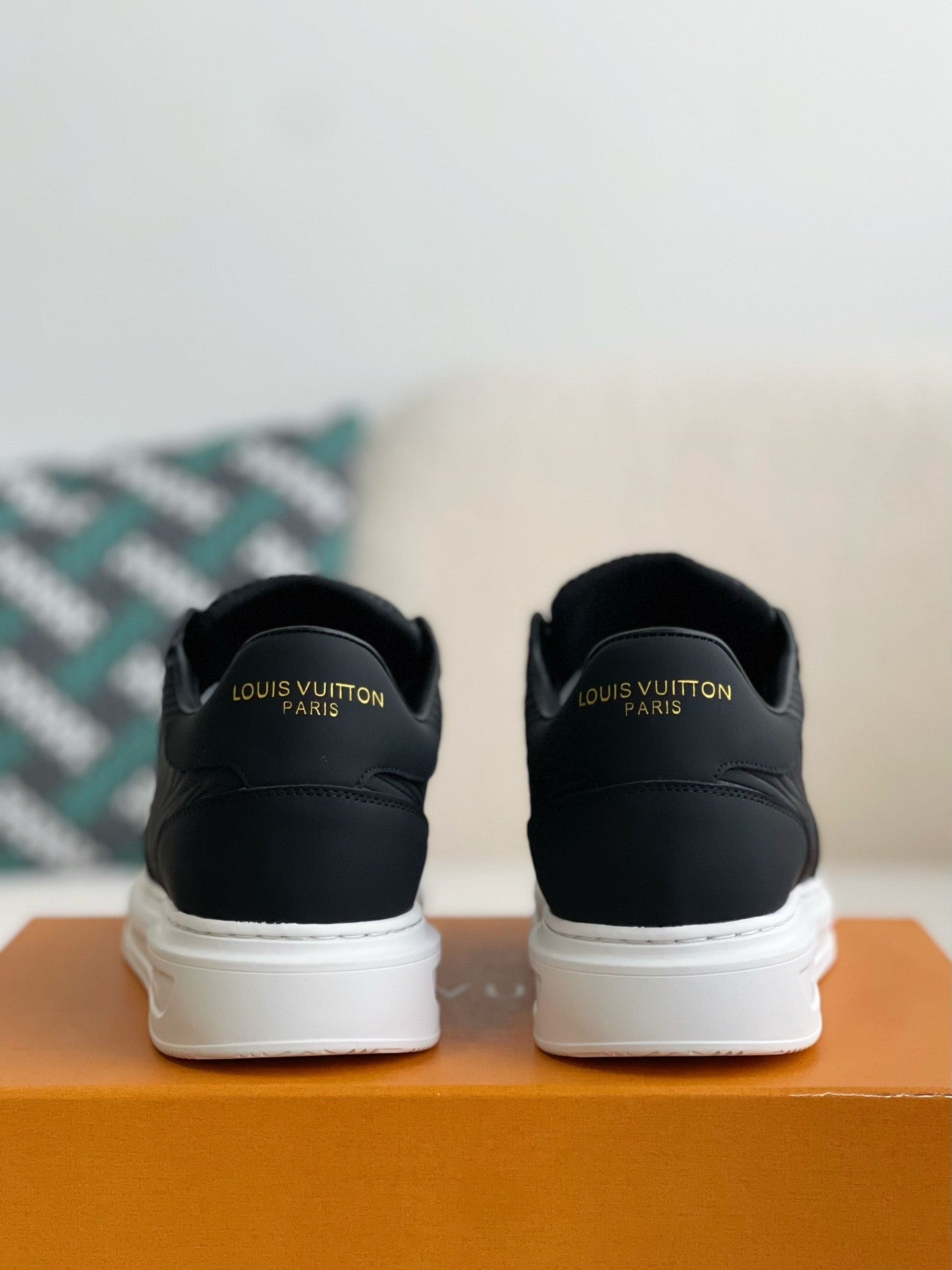 Beverly Hills Sneaker