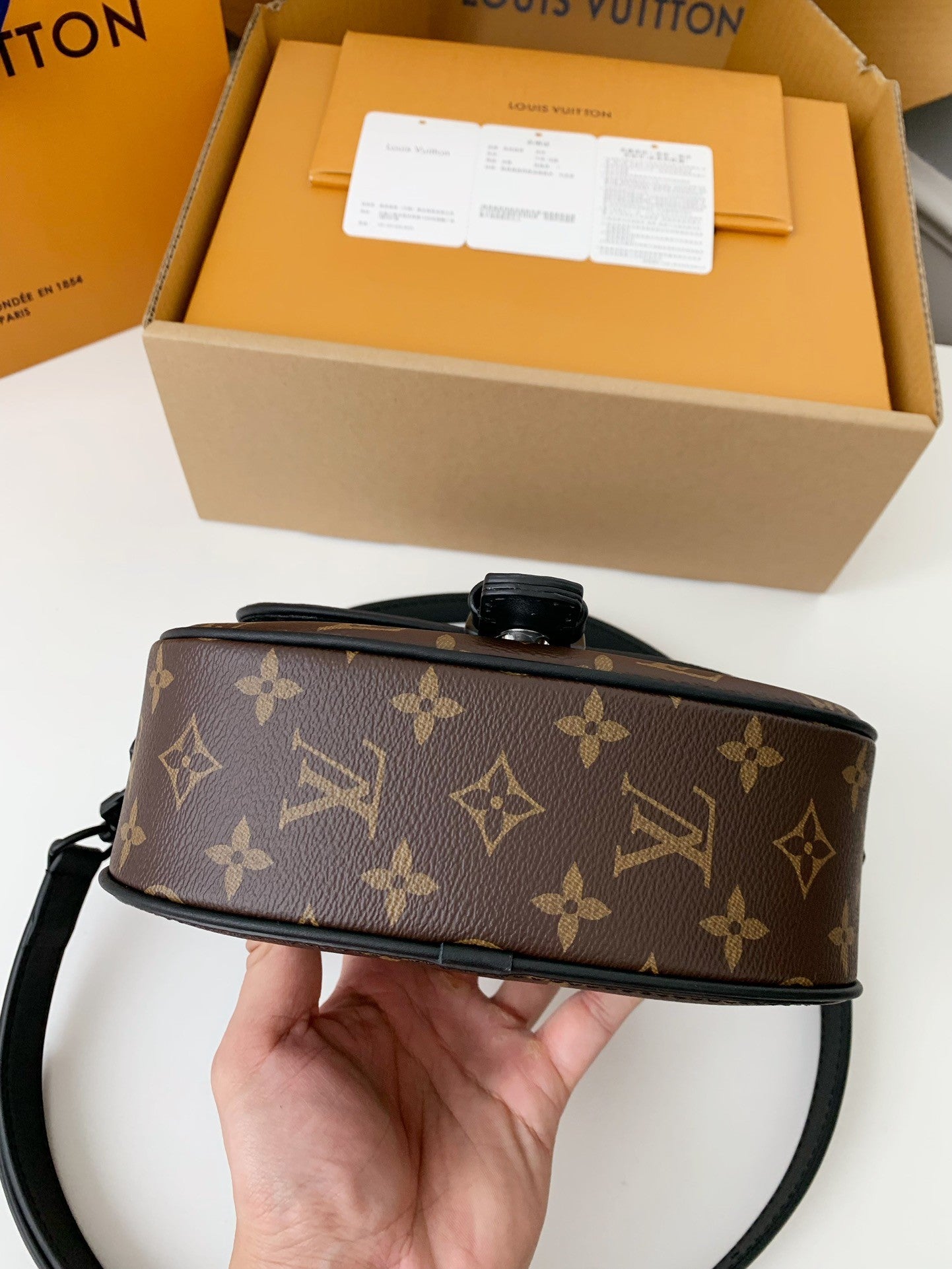 Montsouris Messenger Bag