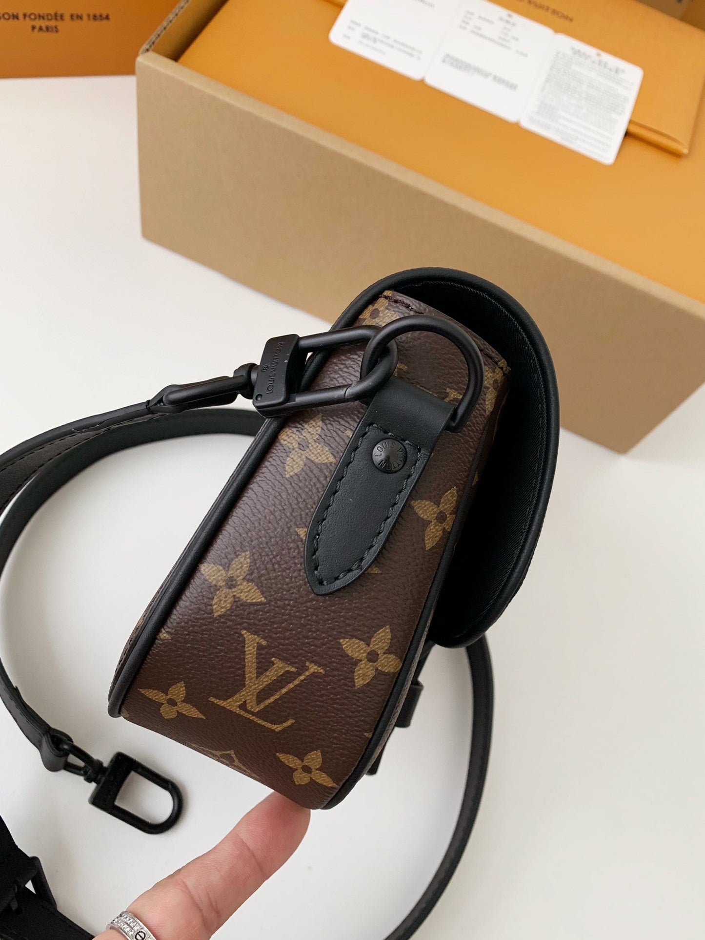 Montsouris Messenger Bag