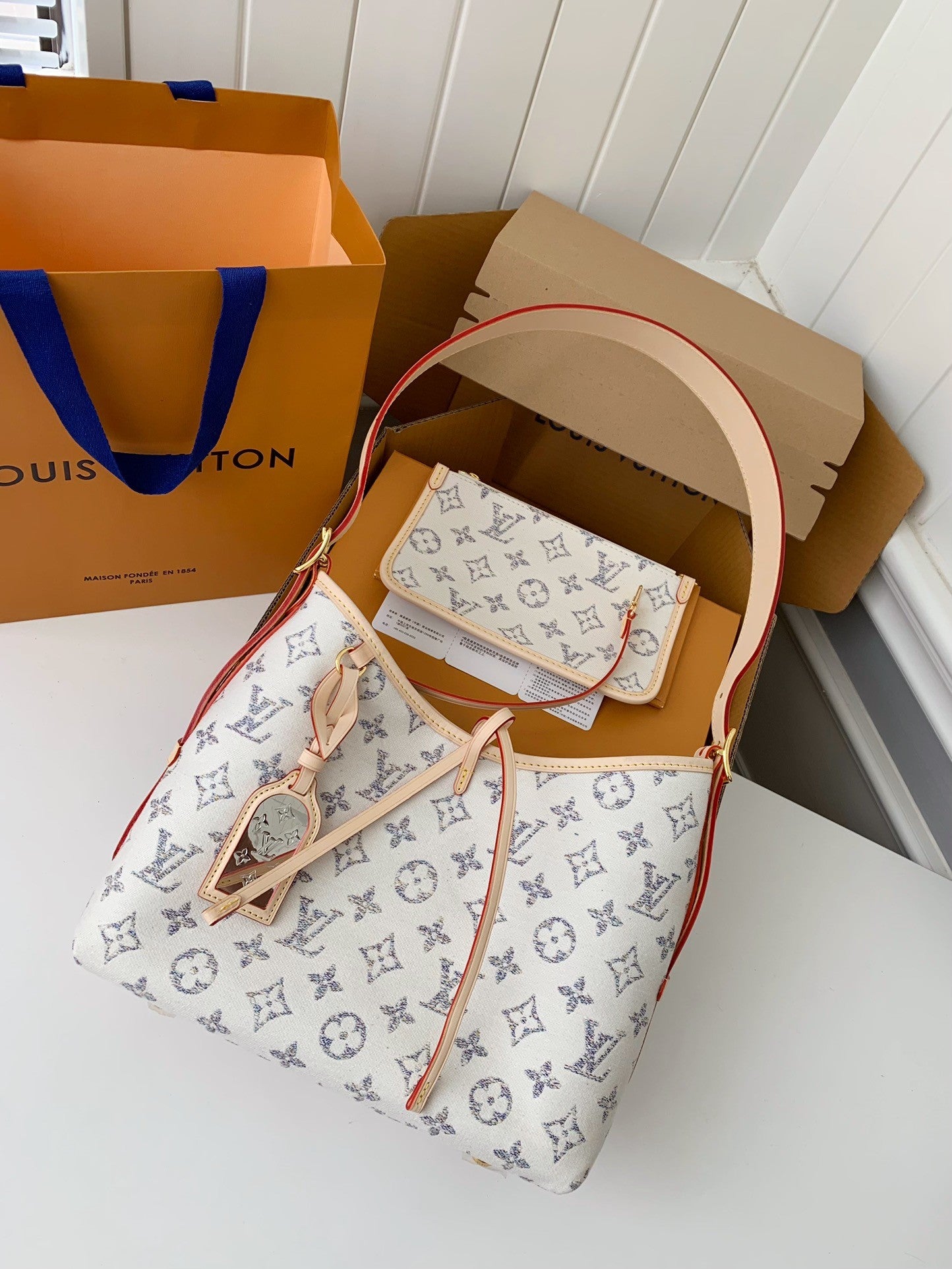Style Carryall Small Handbag