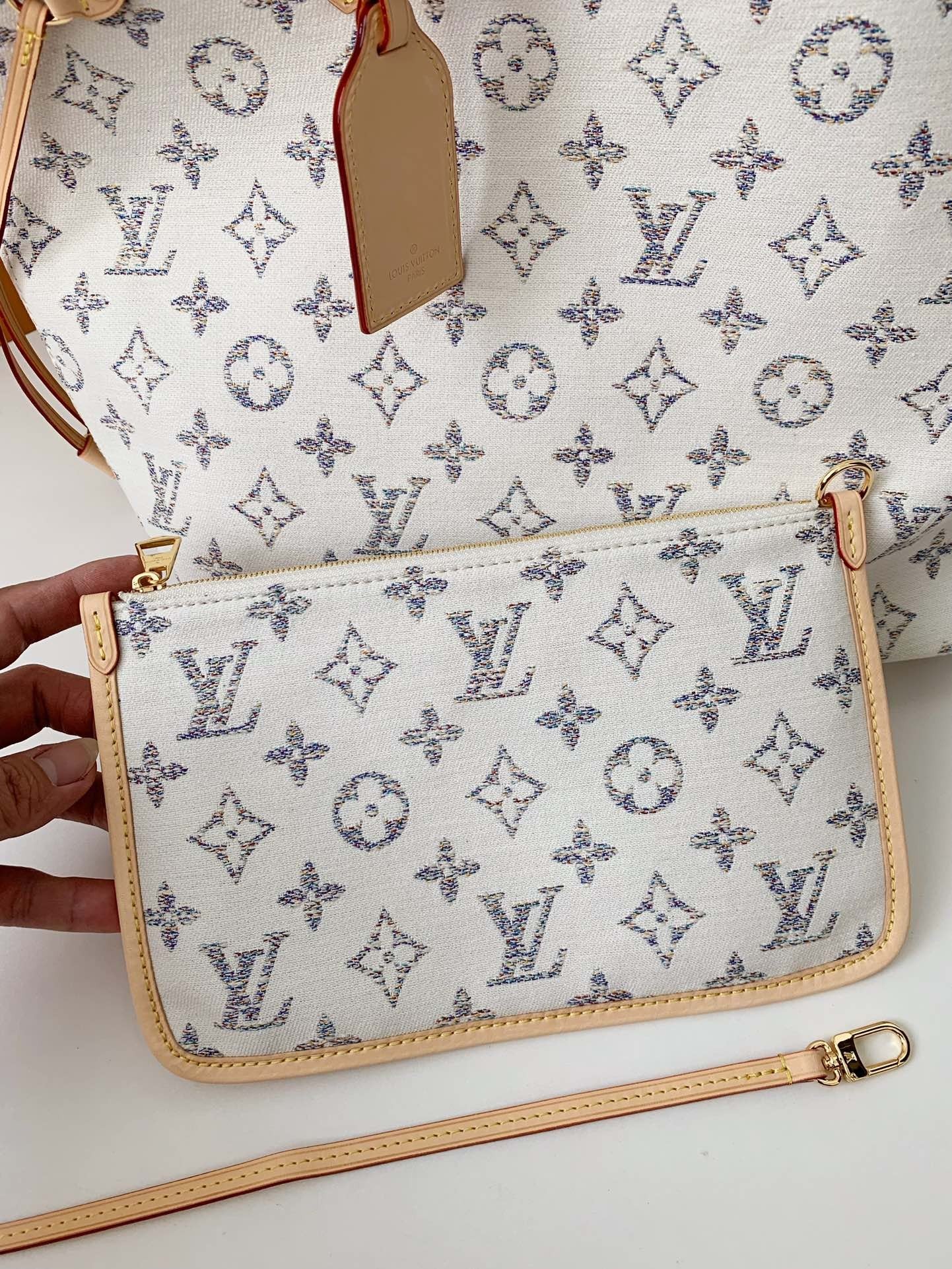Neverfull Medium Handbag