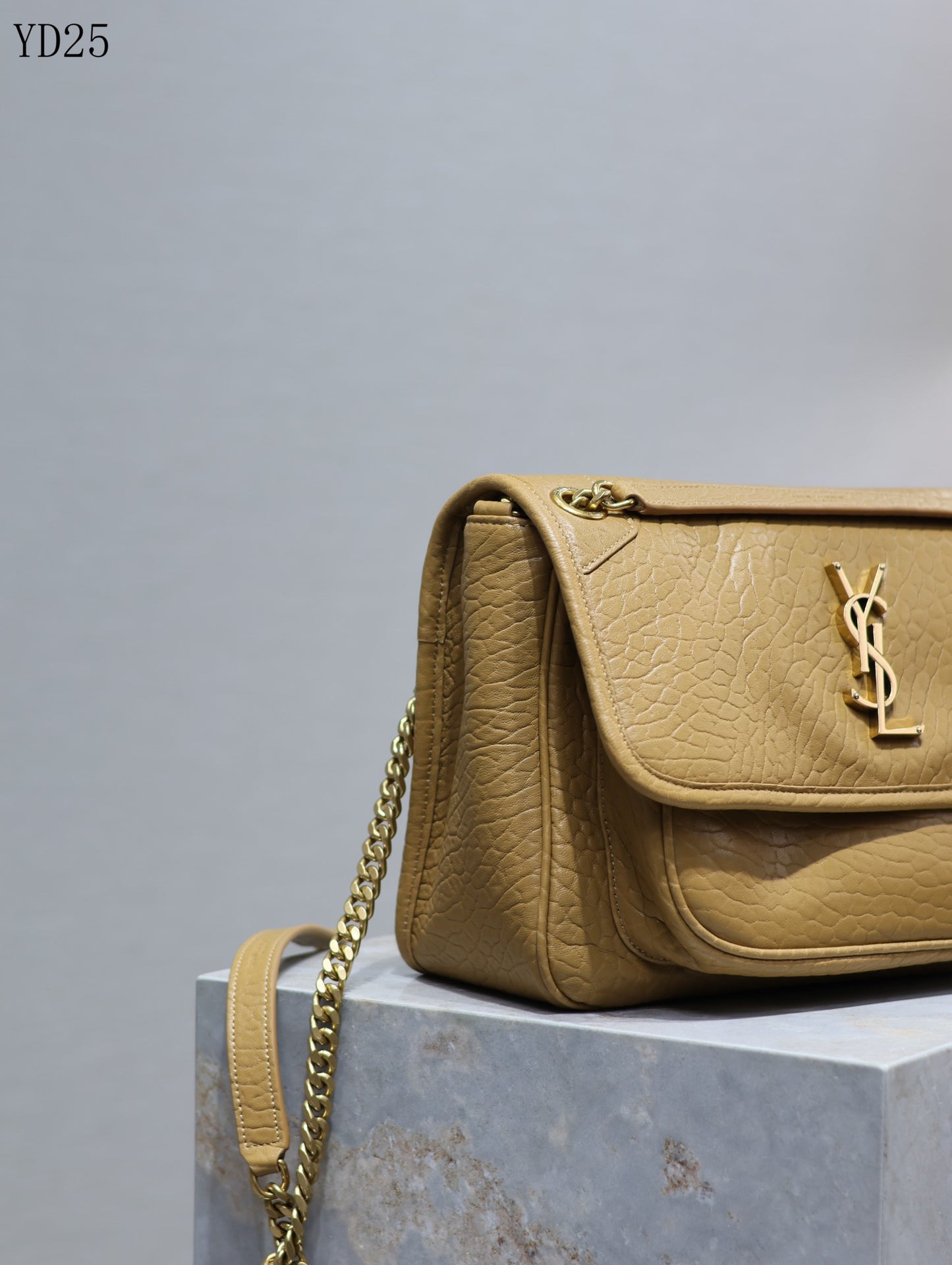 Niki Medium Shoulder Bag