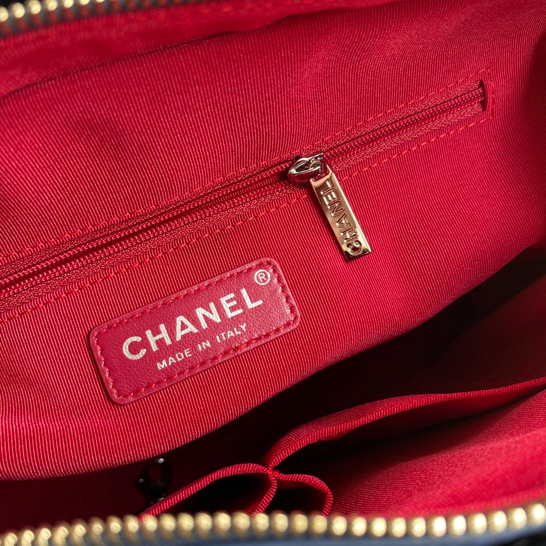 Gabrielle Hobo Bag