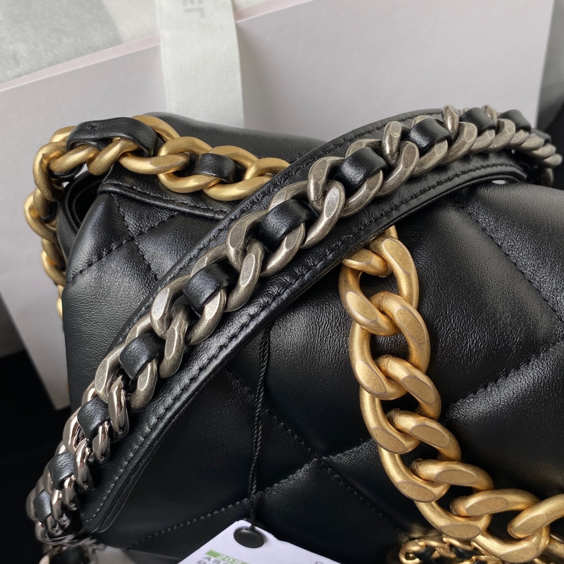 19 Flap Bag 26 cm