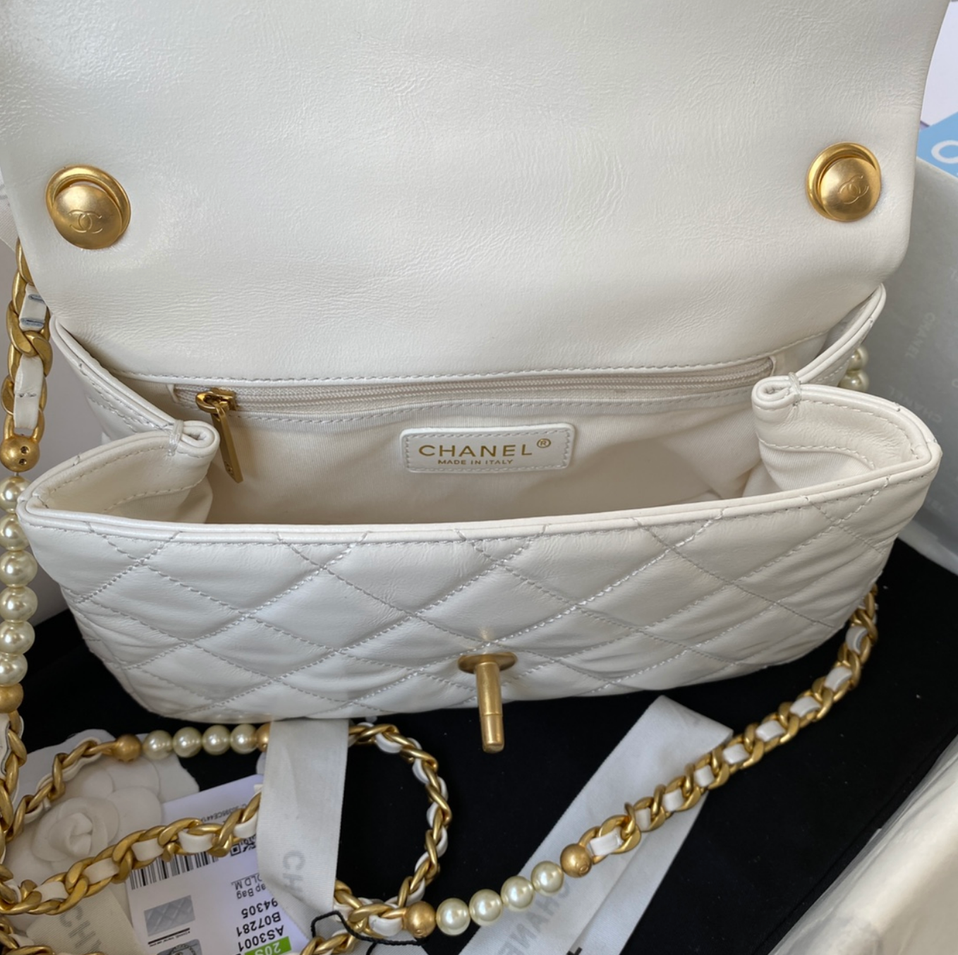 Medium Pearl Strap Bag