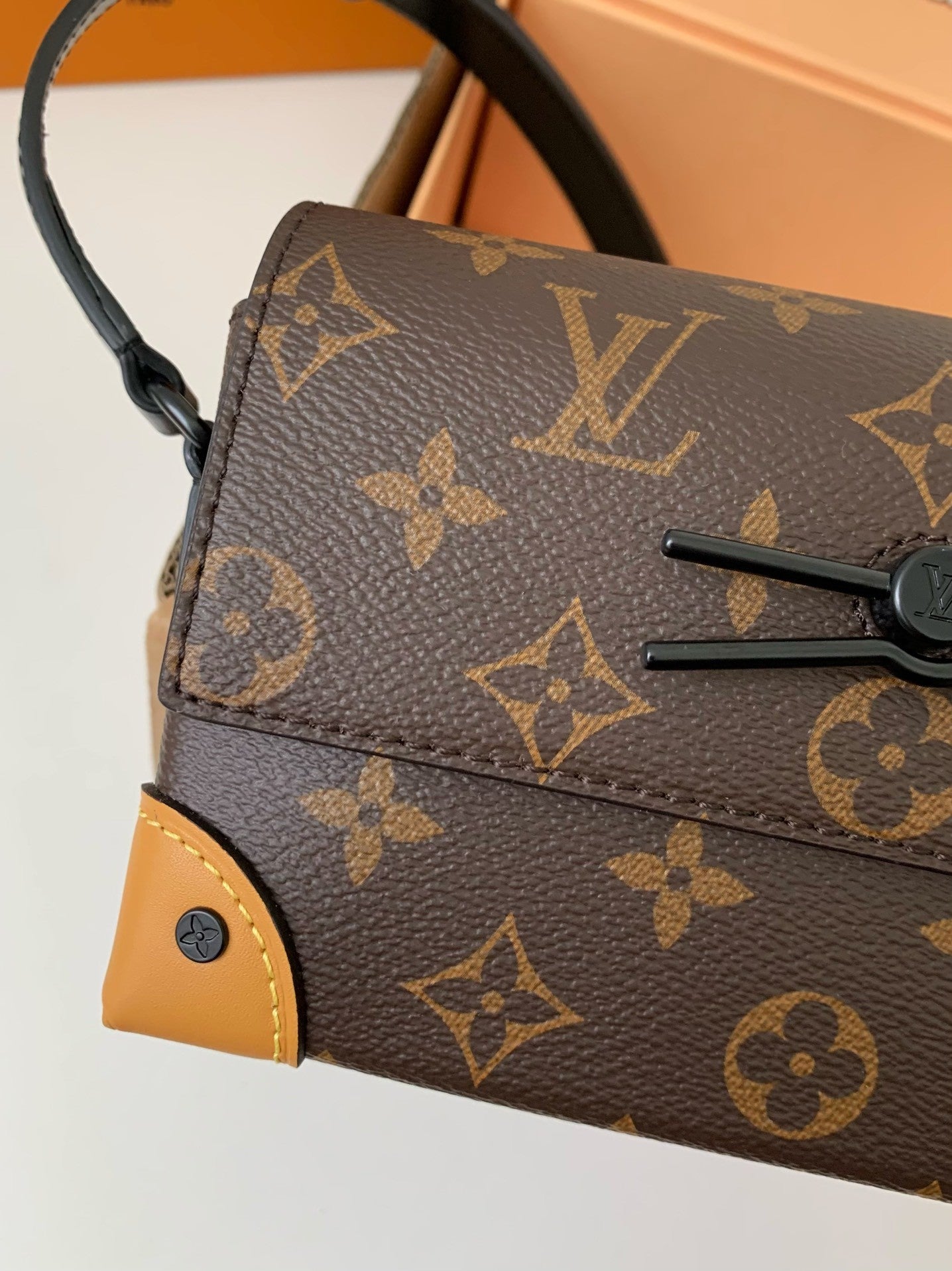 Steamer Mini Handbag