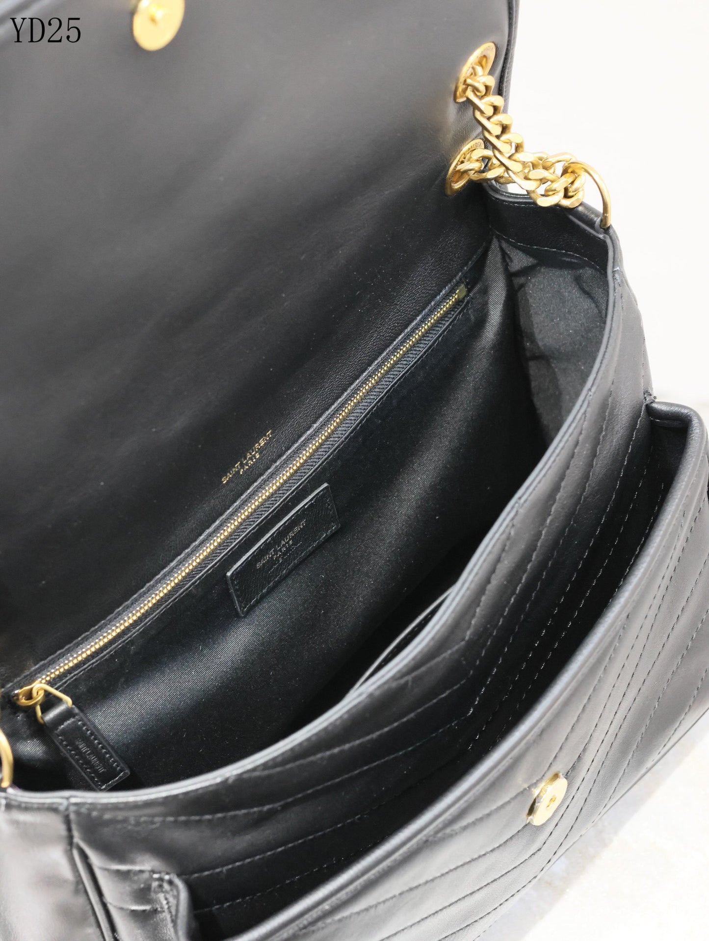 Niki Medium Leather Bag