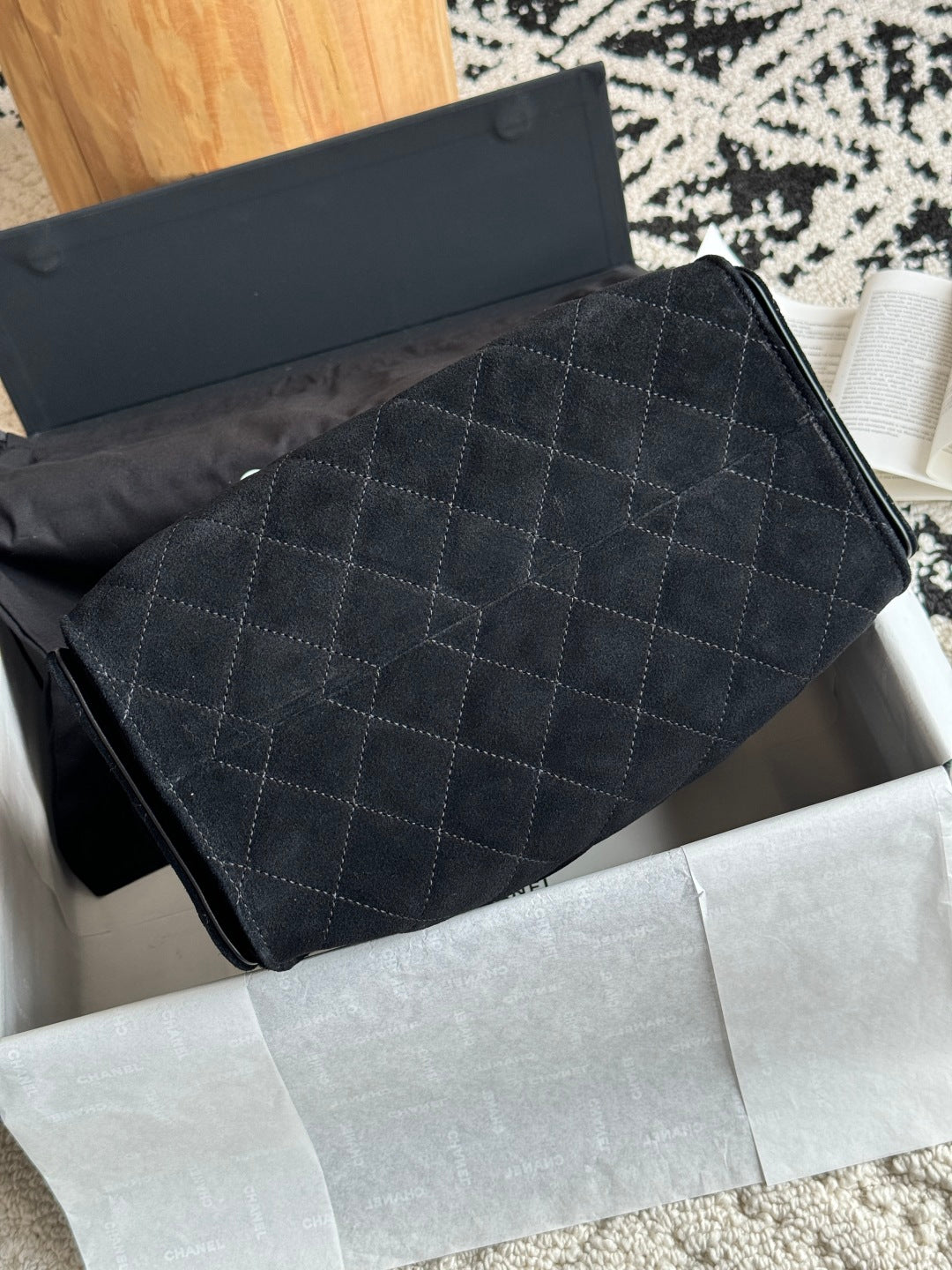 25 Medium Quilted Handbag