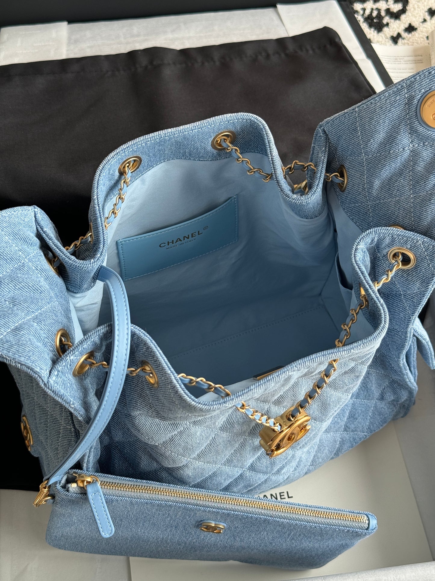 25 Large Quilted Handbag