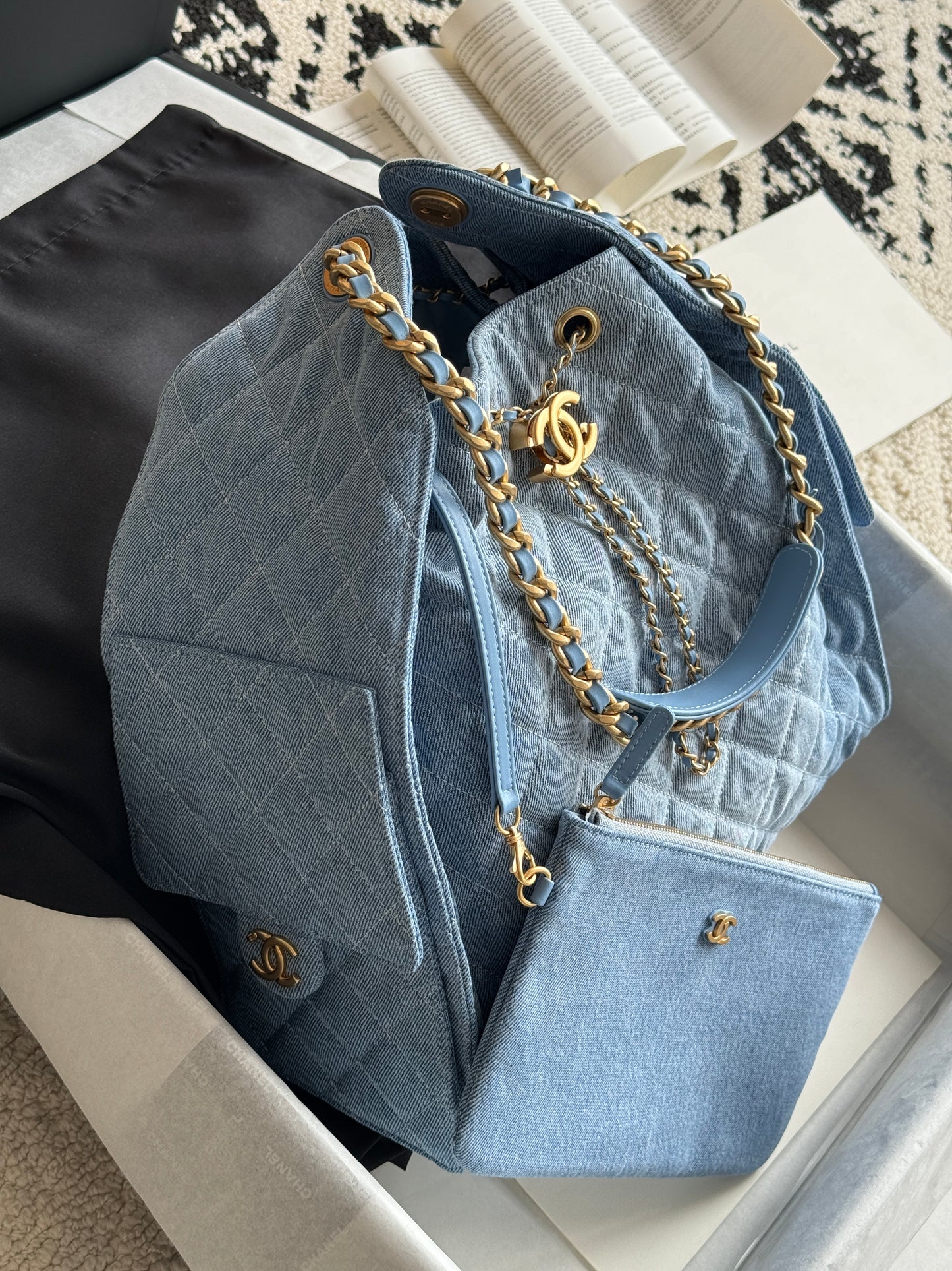 25 Large Quilted Handbag