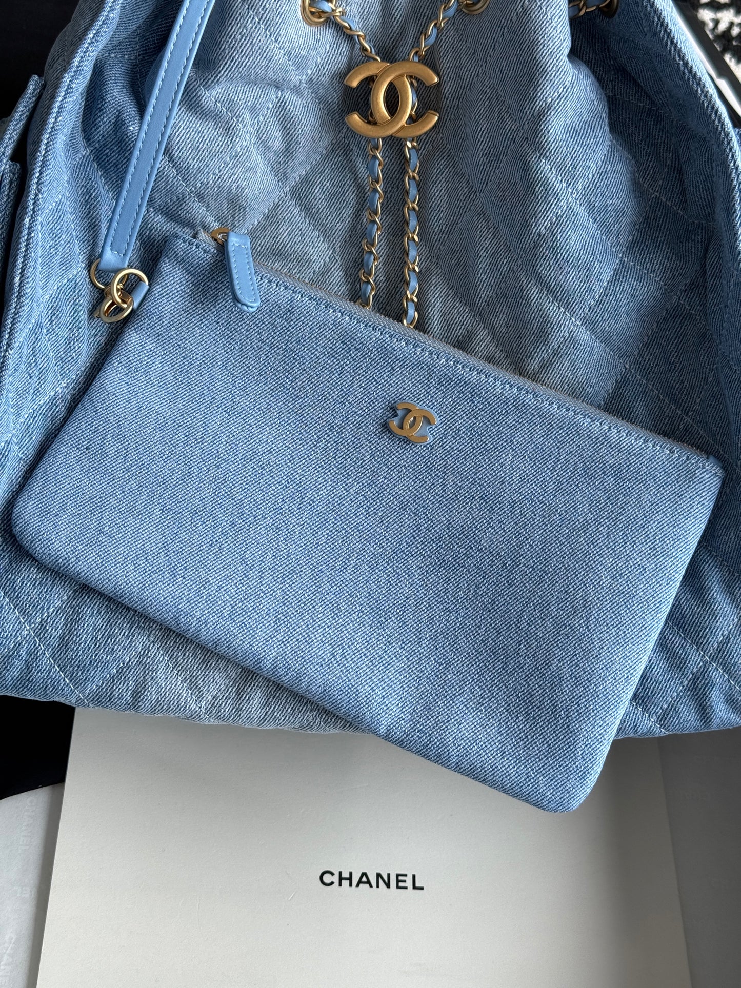 25 Large Quilted Handbag