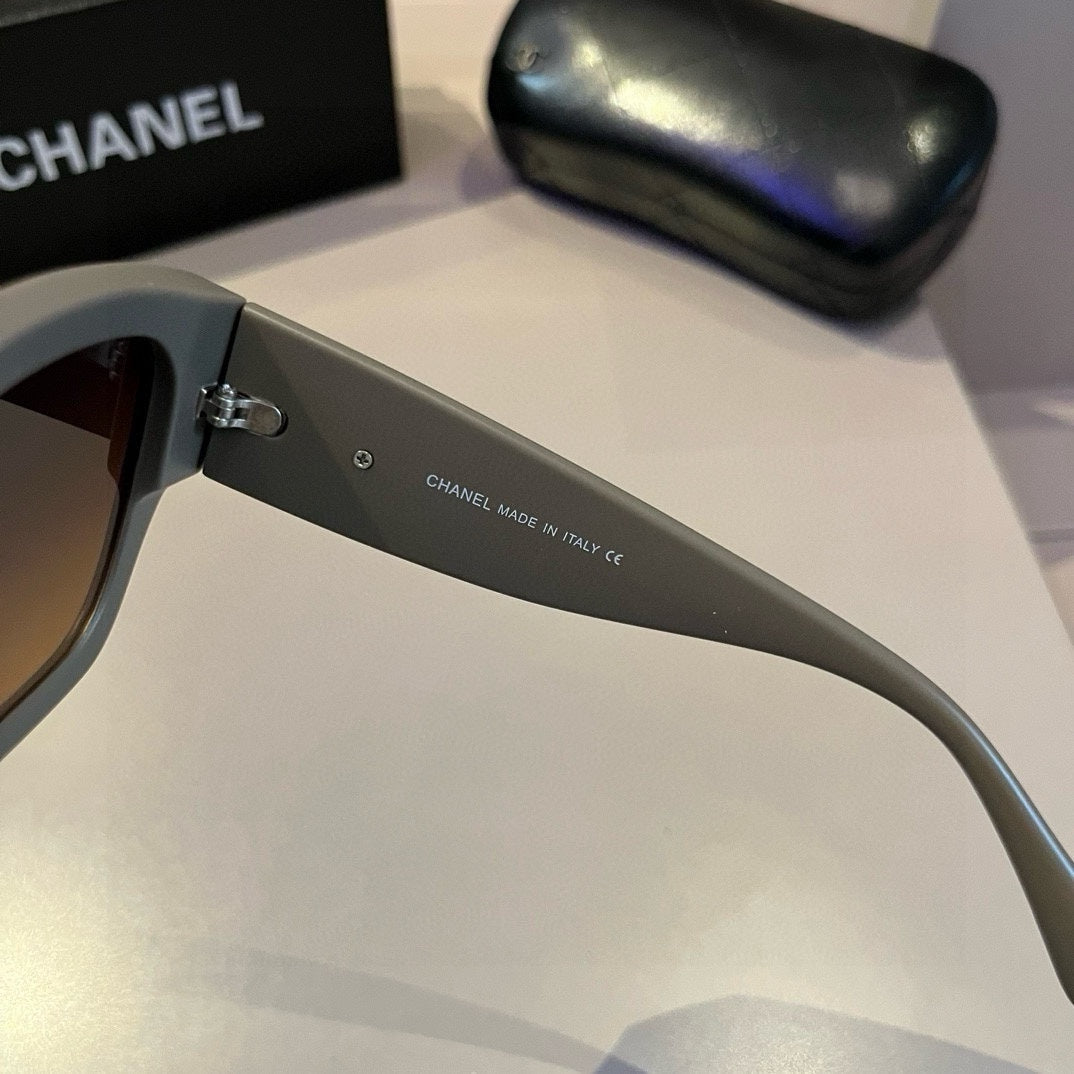 Matte Gray & Black Square Sunglasses