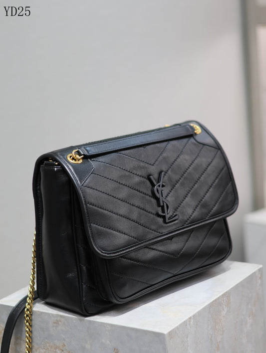Niki Medium Leather Bag