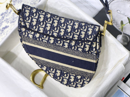Saddle Oblique Canvas Bag