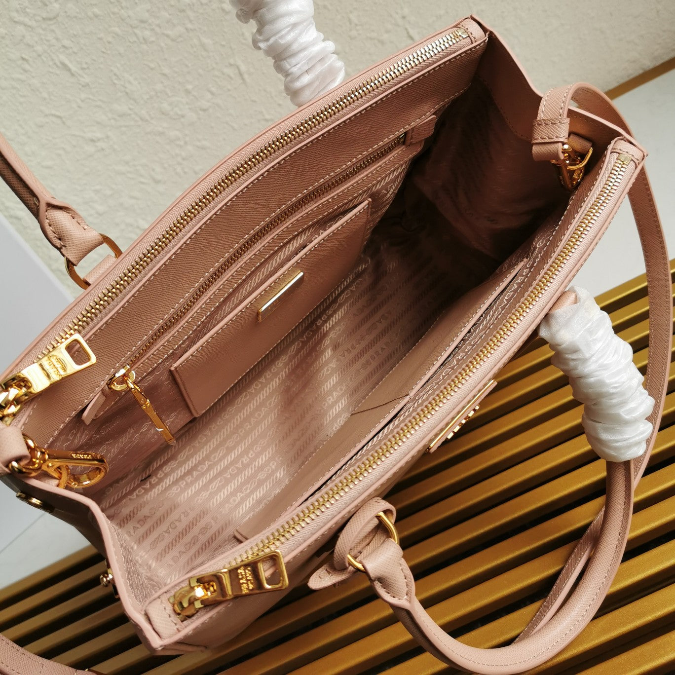 Galleria Saffiano Leather Tote Bag