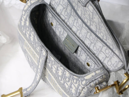 Saddle Oblique Canvas Bag