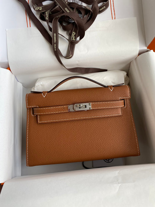 Kelly 22 Togo Pochette Bag