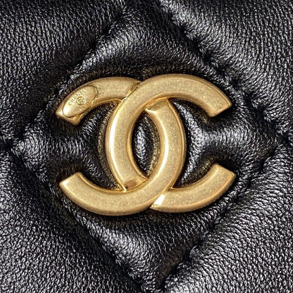 23A Lambskin Quilted CC Chain Hobo Black