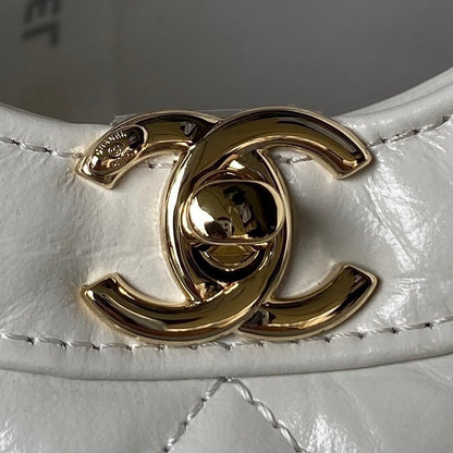 31 Quilted Leather Shopping Bag