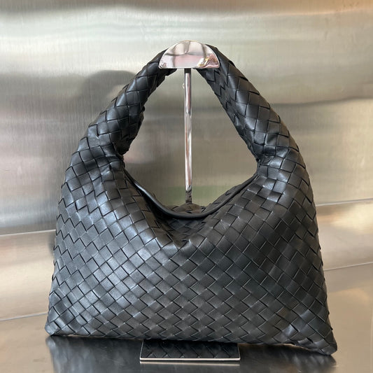 Small Hop Woven Leather Bag