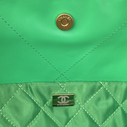 22 Large Handbags