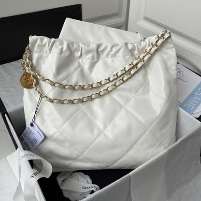 22 Large Handbags