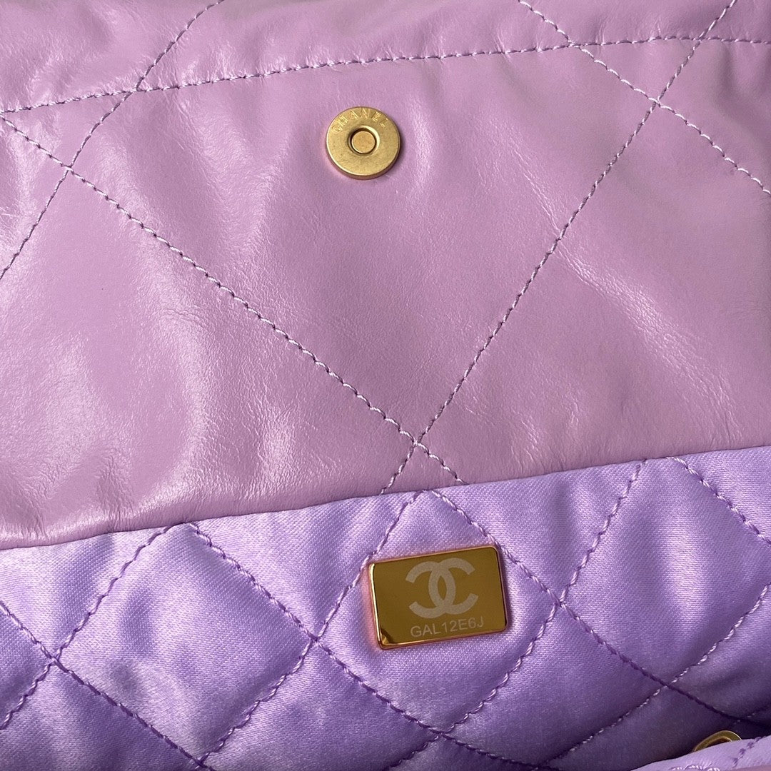 22 Large Handbags
