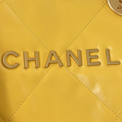 22 Large Handbags