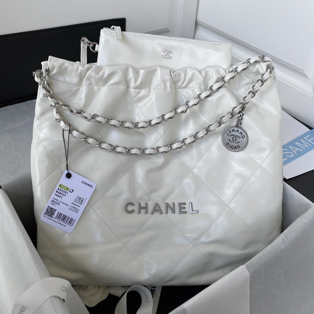 22 Large Handbags