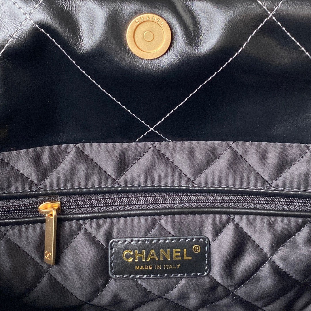 22 Large Handbags