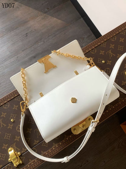 Capucines Wallet on Chain Bag