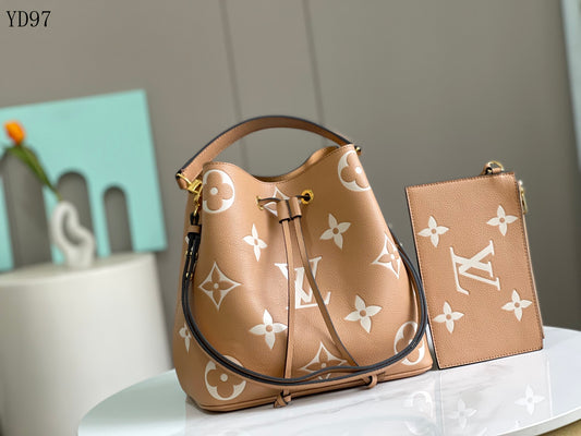 NeoNoé Bucket Bag